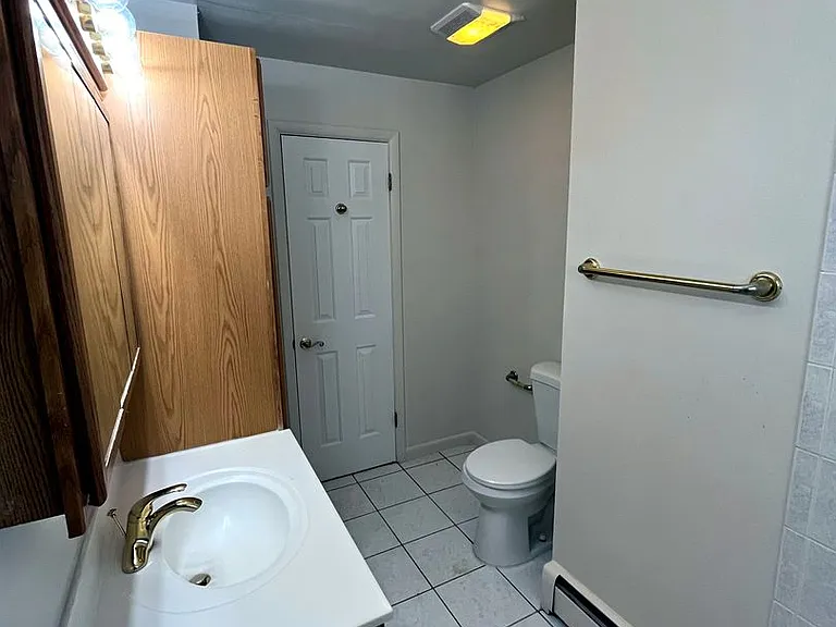 895 Holland St — Photo 8