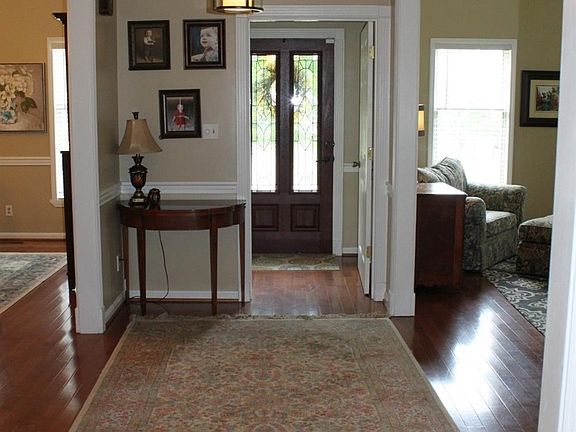 4th image of 198 Timberlane Ct