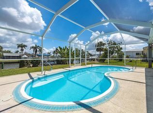 1013 Lucerne Pkwy, Cape Coral, FL 33904