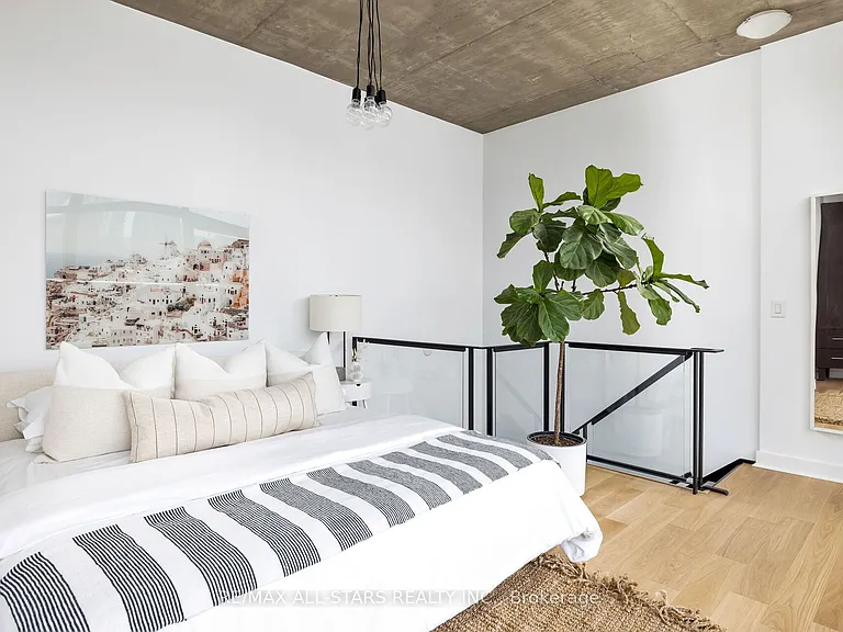 60 Bathurst St #Penthouse 1011 — Photo 20