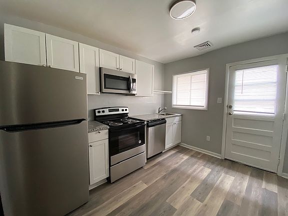 2nd image of 2212 Venable St #2