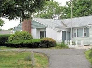 1 Russell Rd, Falmouth, MA 02540