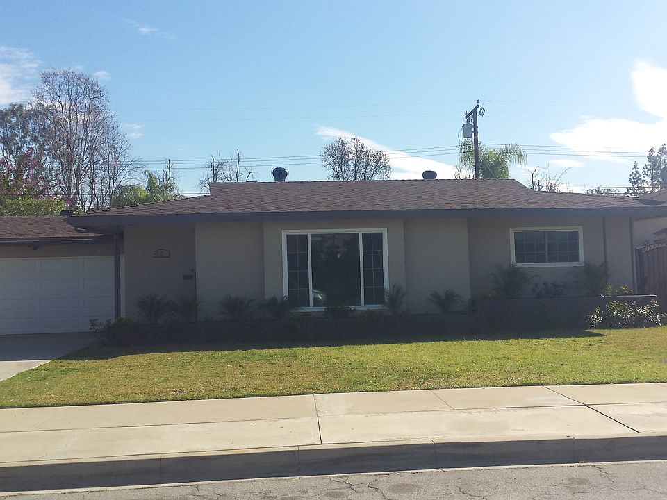 1st image of 320 S Houser Dr