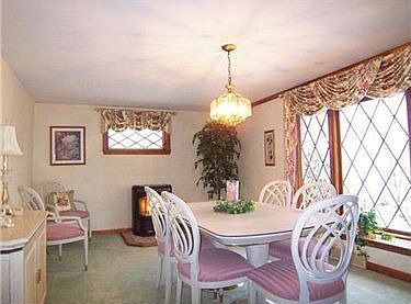 3rd image of 233 Cheryl Dr