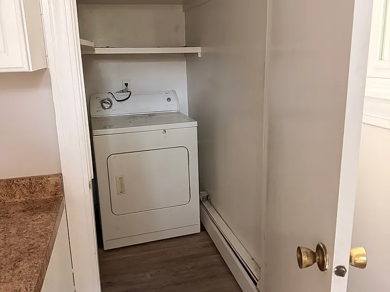 90 Farnham St #2 — Photo 6