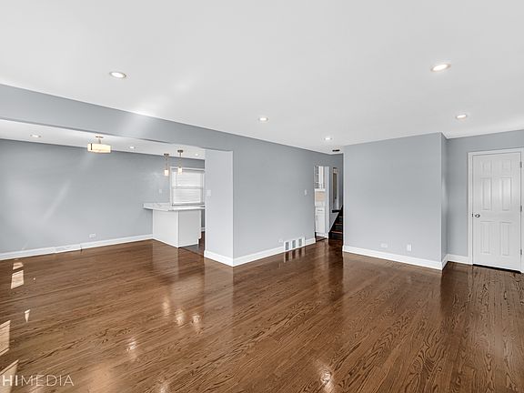 5th image of 179 W Elmwood Dr