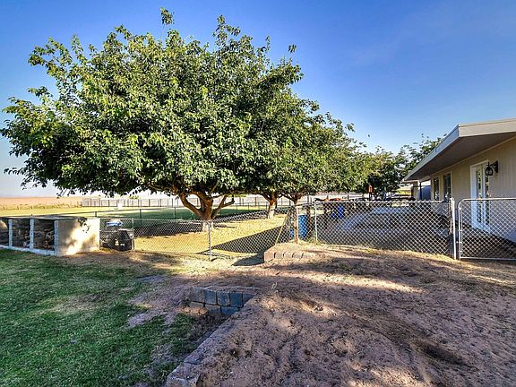 3rd image of 14387 S Avenue 4 E