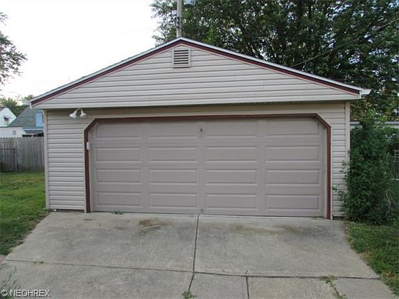 2nd image of 11912 Wayland Ave