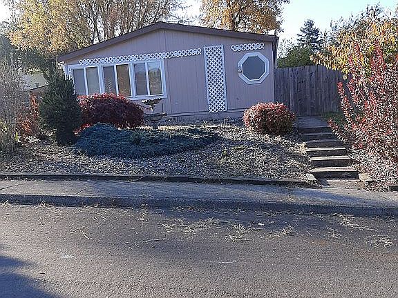 2nd image of 10412 NE 41st Ct