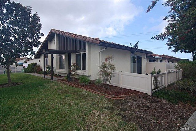 2nd image of 1714 Belle Meade Rd