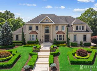 14 Saratoga Ct, Morganville, NJ 07751