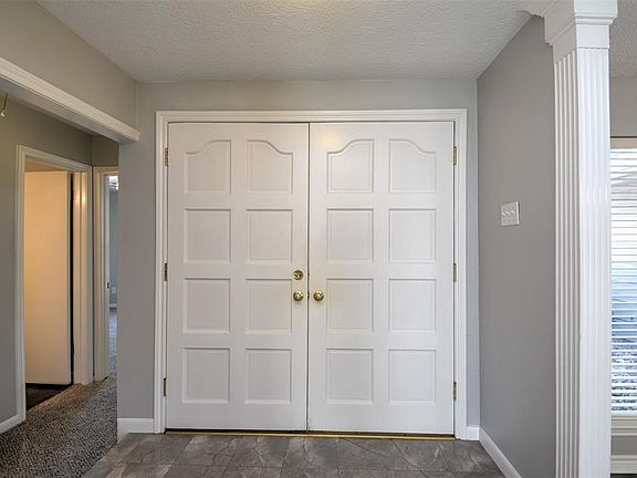 3rd image of 15022 Carols Way Dr