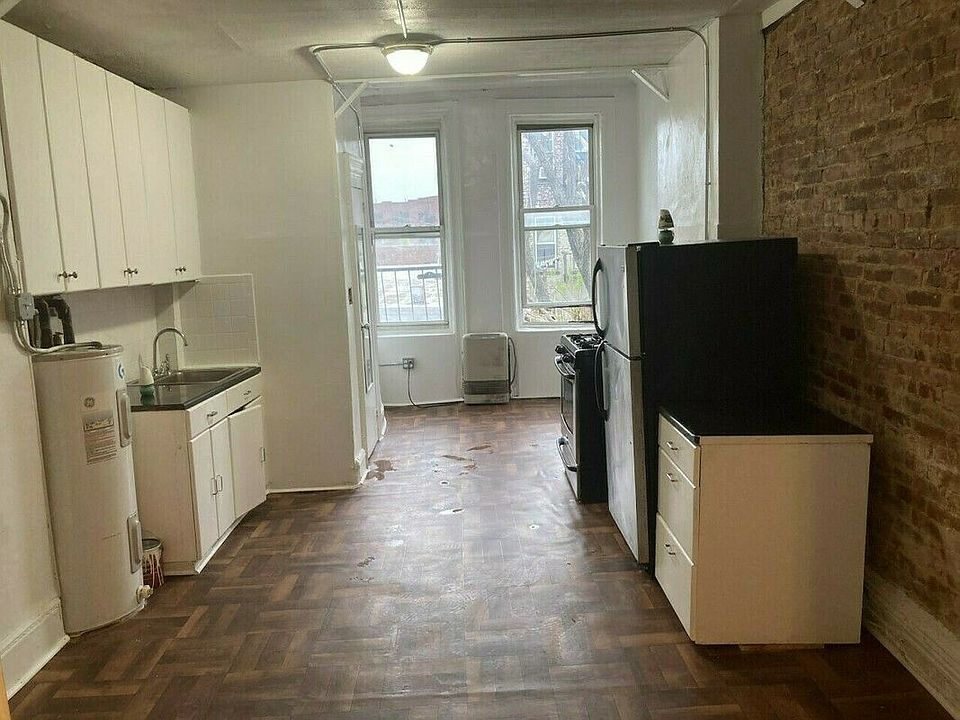 1st image of 141 Thames St #3B