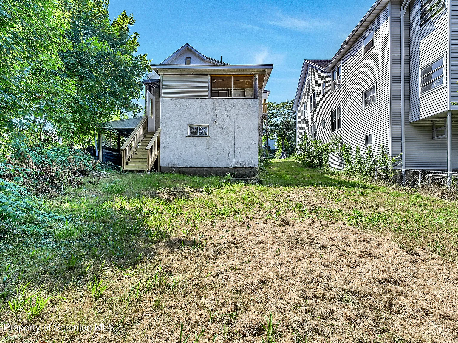 3 bed, 2.0 bath, 1161 sqft, $1,300 — Photo 3