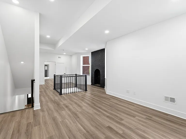 1336 Pennsylvania Ave — Photo 23