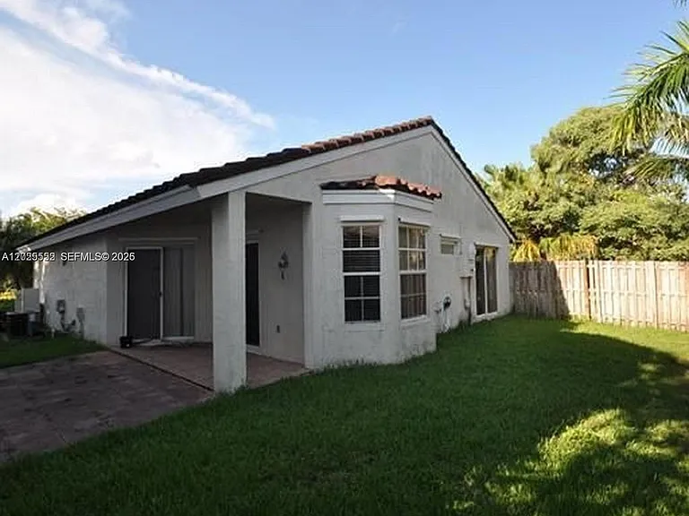1294 Seagrape Cir — Photo 15