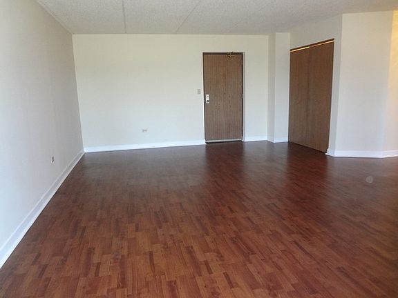 4th image of 1700 Wedgewood Dr APT 107
