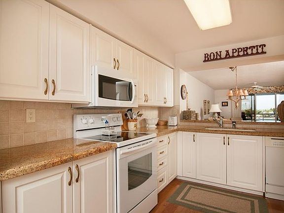 5th image of 6083 Bahia Del Mar Cir APT 562