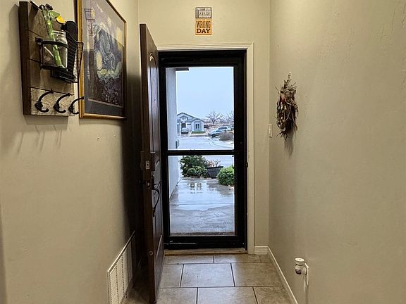3rd image of 1843 Lanette Dr