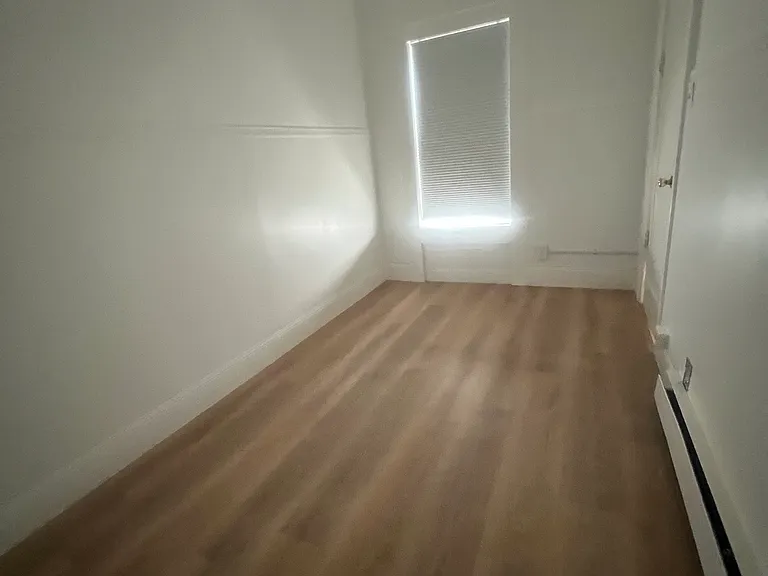 339 Grove St #4 — Photo 9