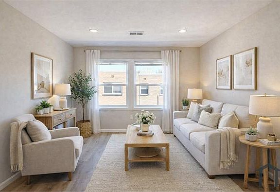 2nd image of 307 Division Ave NE #303