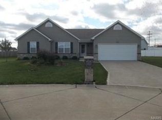 5 Winding Pine Ln, Winfield, MO 63389