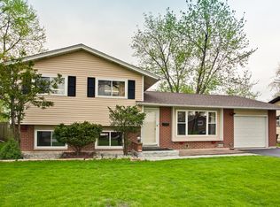 633 Ironwood Dr, Elk Grove Village, IL 60007