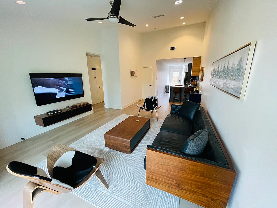 13704 Flagstone Ln