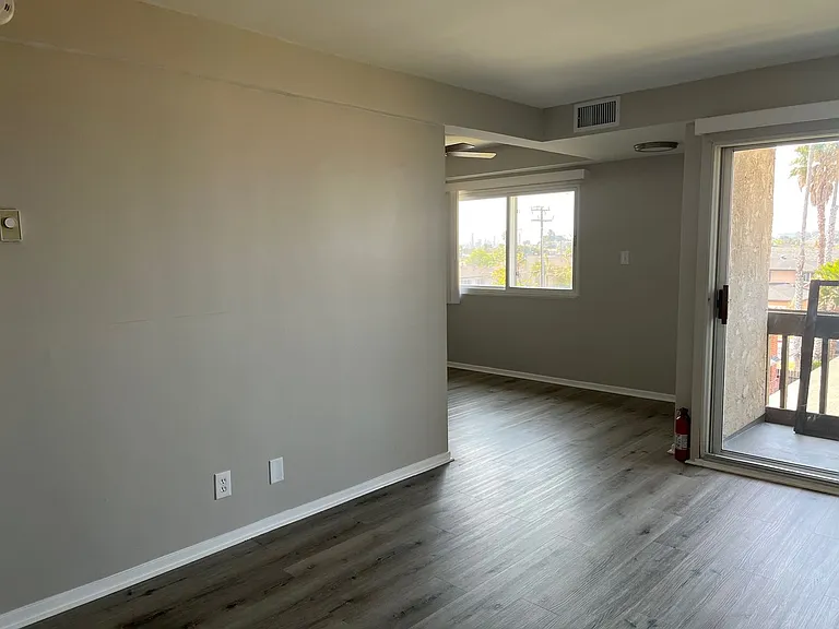 720 W Imperial Ave — Photo 29