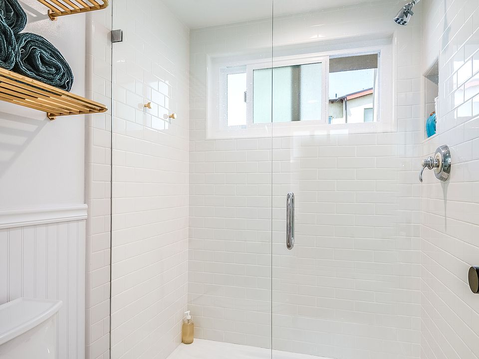 Bedroom 2 bathroom/shower area