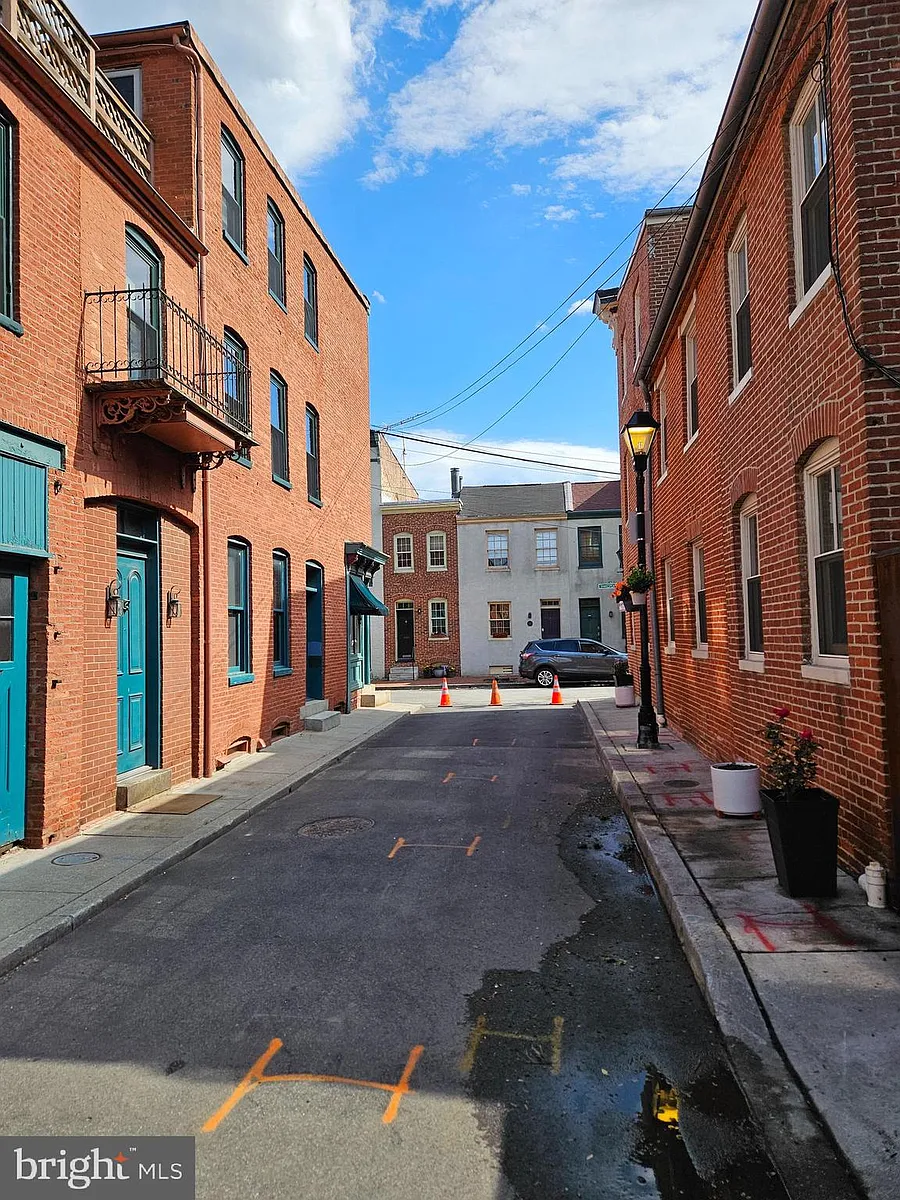 Building Photo - 801 S Bethel St