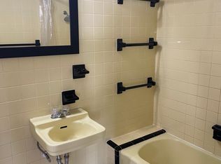 209 Shore Rd #B, Nokomis, FL 34275