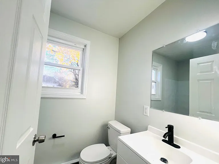 401 Bluebell Rd #B — Photo 9
