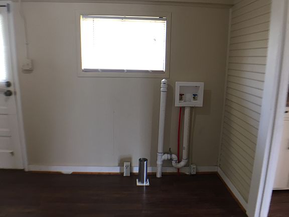 3rd image of 402 N Oneal St
