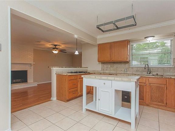 2nd image of 10302 Linkwood Dr