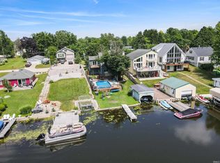 11621 N Elm Grove Dr, Syracuse, IN