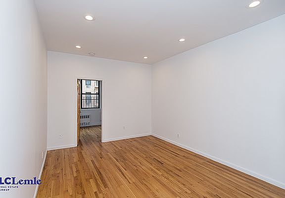 3rd image of 505 E 88th St #25