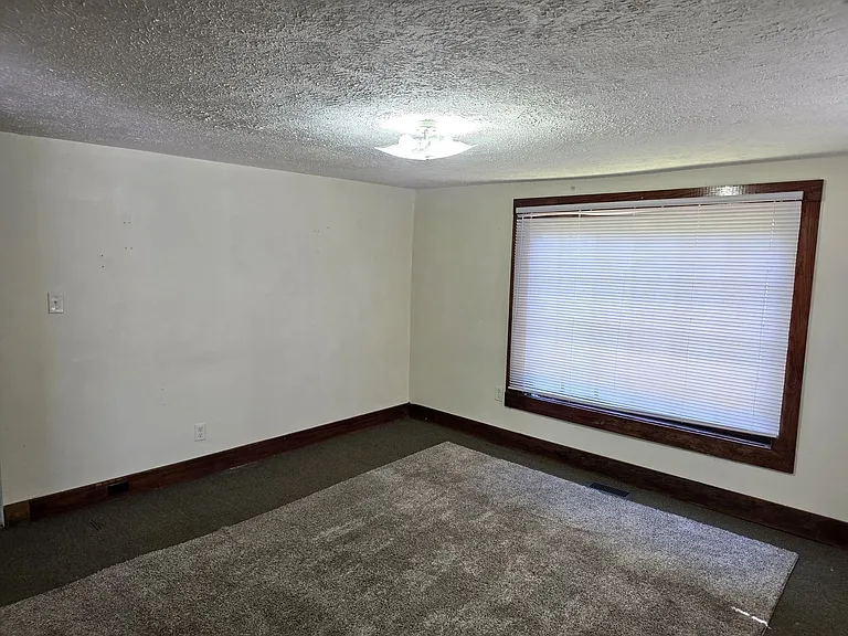 122 Rolling Hill Dr — Photo 4