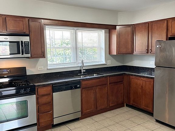 2nd image of 3404 Maple Ave APT 14