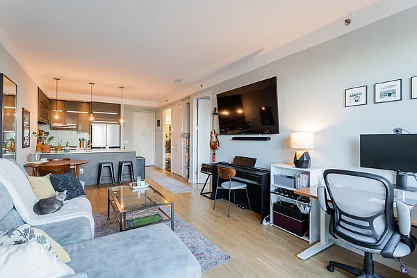 Rented by Bond New York | media 2