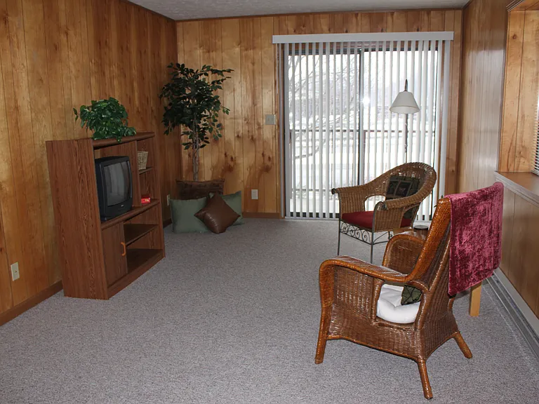 Crestview Apartments — Photo 42
