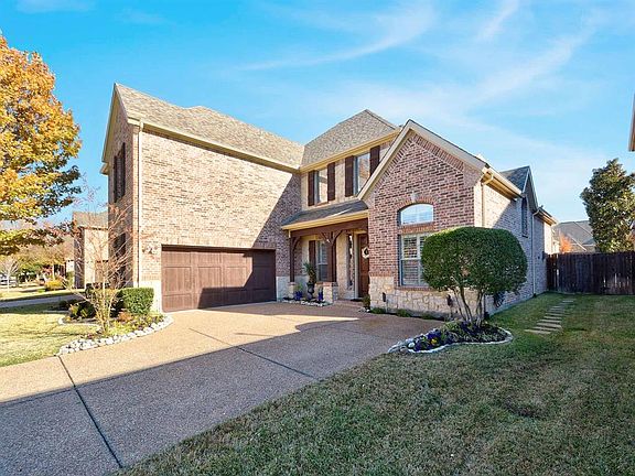 2nd image of 5849 Crescent Ln