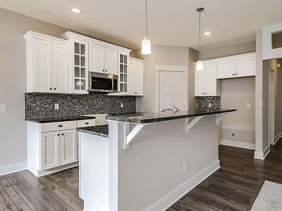 3rd image of 13474 Waybury Dr