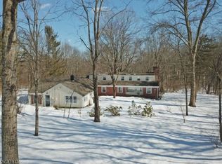 2 Blueberry Ln, Mendham, NJ 07945