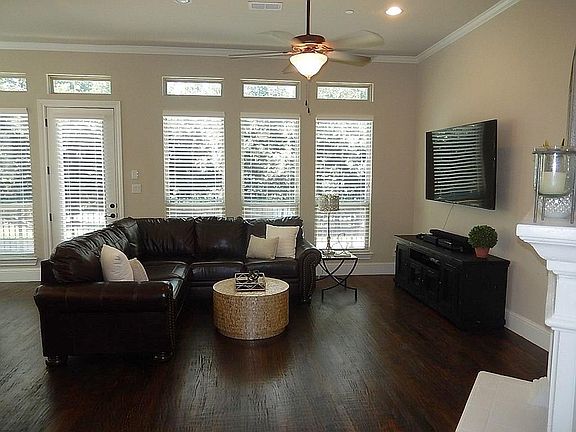 4th image of 2736 Cedar Elm Dr