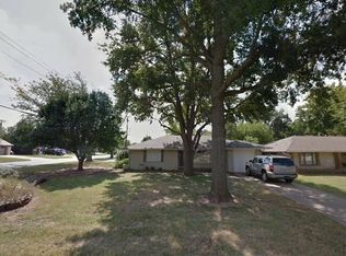 1700 Westminster Pl, Nichols Hills, OK 73120