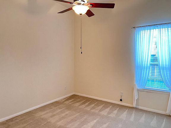 5th image of 6002 Hedgepark Dr