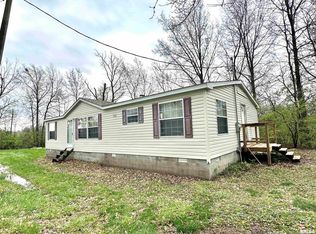 29251 Sycamore Rd, Centralia, IL 62801