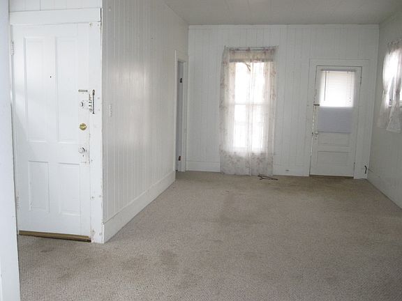 3rd image of 157 N Starr Ave #157