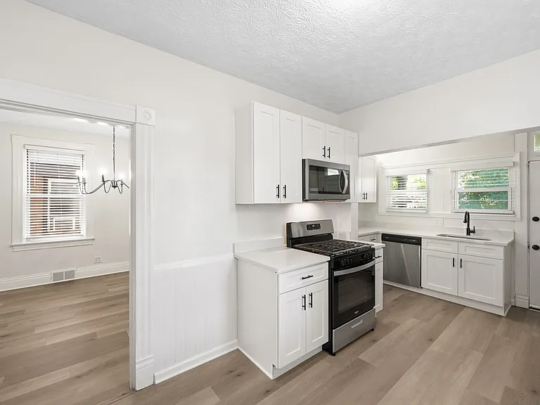 1642 Methyl St — Photo 12
